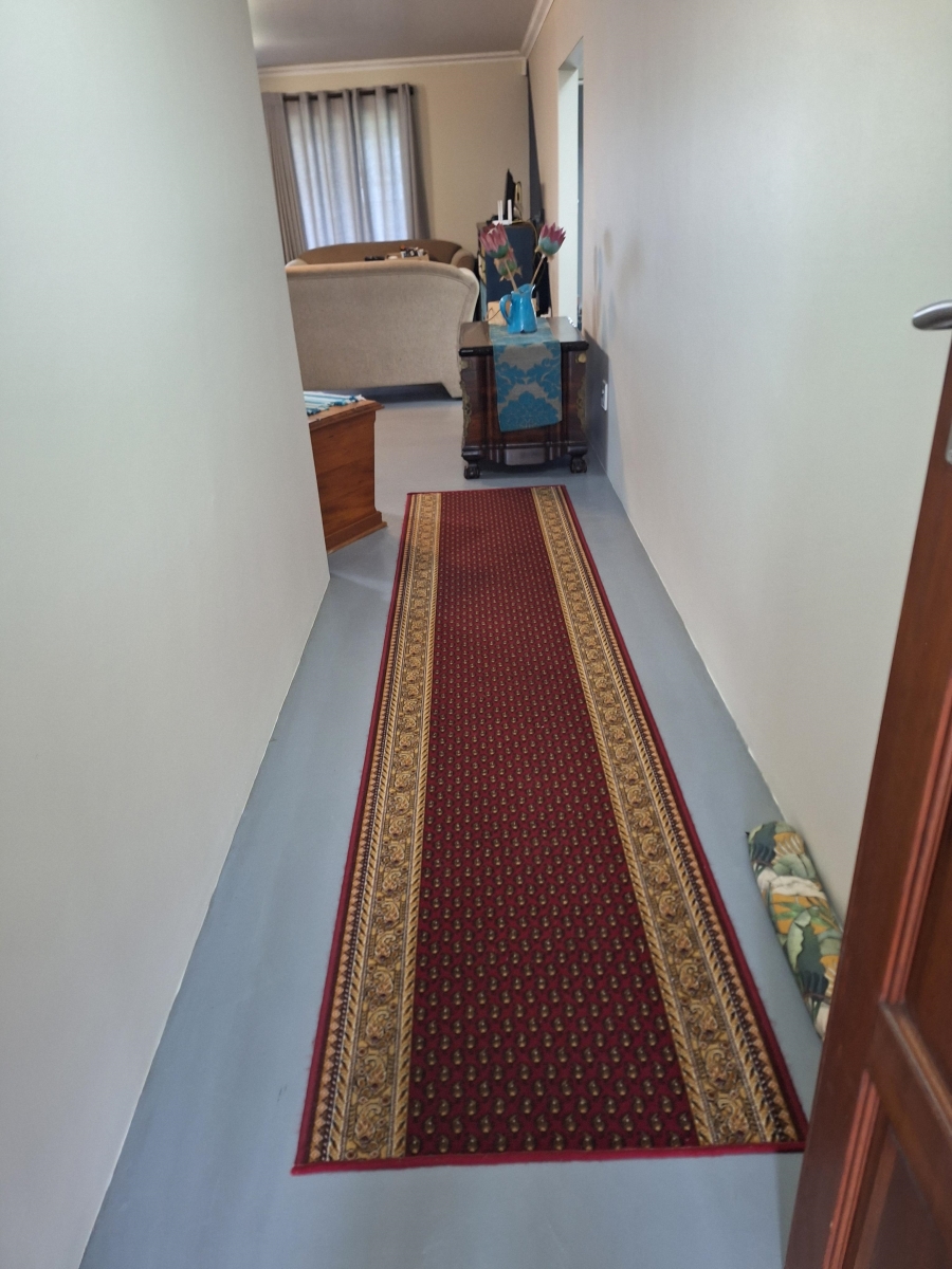 4 Bedroom Property for Sale in Hartenbos Heuwels Western Cape